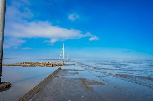 熊本県　宇土市　長部田海床路の風景 長部田海床路,宇土,海中道路の写真素材
