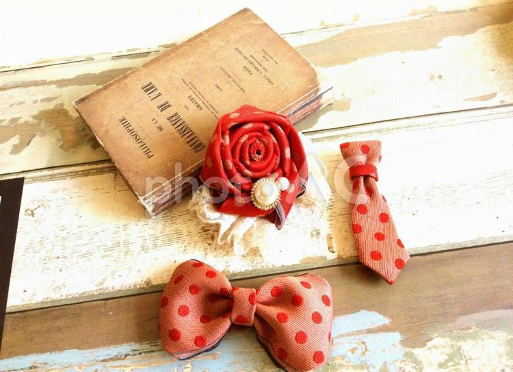 ガーリーな赤いアクセサリー１ ガーリー,リボン,アクセサリーの写真素材