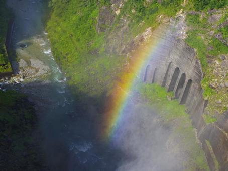黒部ダムの虹 黒部ダムの虹 虹,ダム,黒部ダムの写真素材