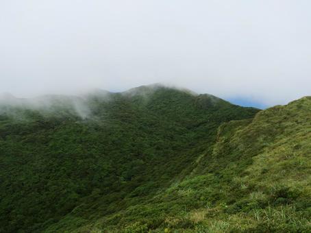 八丈富士 お鉢巡りの路 八丈富士 お鉢巡りの路 八丈富士,八丈島,八丈の写真素材