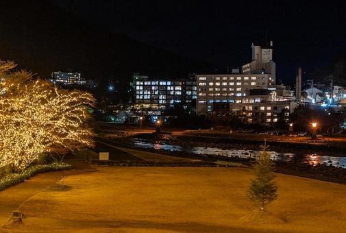 冬の下呂駅周辺の景色 町並み,夜,イルミネーションの写真素材