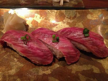 肉寿司3貫 肉寿司3貫の写真