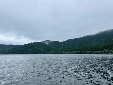 山と余呉湖 山と余呉湖 余呉湖,湖,滋賀の写真素材