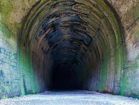 廃線のトンネル トンネル,廃線,線路の写真素材
