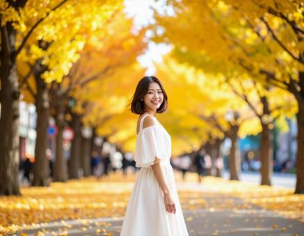 ストリートスナップ・イチョウ並木の彼女 ストリートスナップ・イチョウ並木の彼女の写真