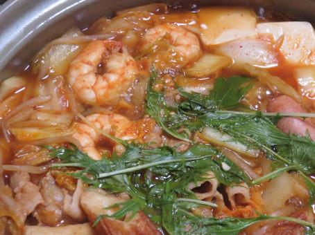 鍋料理 鍋,熱々,ピリ辛の写真素材