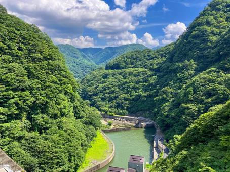 五十里ダムから見る山岳風景 五十里ダム,ダム,五十里湖の写真素材