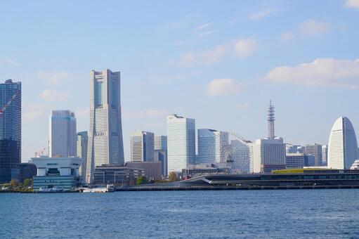 神奈川県の街の風景4　横浜素材　背景景色 横浜,観覧車,港の写真素材