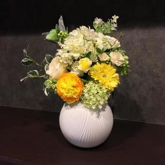 White vase and flower arrangement, JPG White vase and flower arrangement, JPG