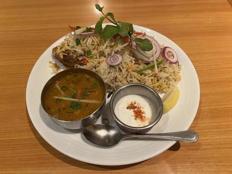 美味しそうなインド料理のチキンビリヤニ 美味しそうなインド料理のチキンビリヤニ ビリヤニ,バスマティライス,南インド料理の写真素材