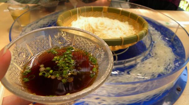 素麺流しの写真素材 写真素材なら 写真ac 無料 フリー ダウンロードok