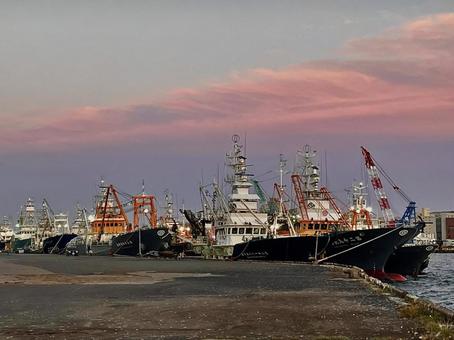 夕焼けと船 北海道 13814 夕焼けと船 北海道 13814の写真