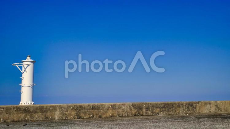 夏空と白い灯台 夏空,灯台,綺麗の写真素材