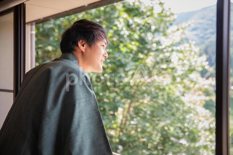 温泉旅行にきた男性 温泉,旅行,男性の写真素材