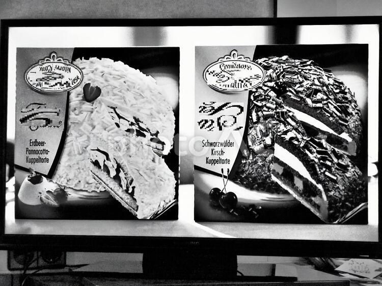 ケーキのテレビコマーシャル画面 キルシュトルテ,テレビ画面,フランクフルトの写真素材