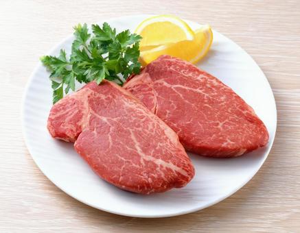 ステーキ用牛ヒレ肉 ステーキ用牛ヒレ肉 ヒレ肉,ヘレ肉,ブロック肉の写真素材