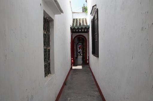 ベトナムホイアンの路地風景 ベトナム,ホイアン,路地の写真素材