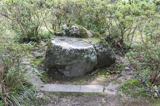 久安寺 腰掛石 久安寺 腰掛石の写真