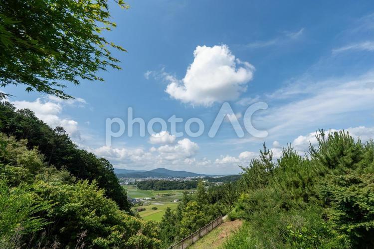 晴れ渡る長篠設楽原PAの風景 長篠設楽原パーキングエリア,原風景,長篠の写真素材