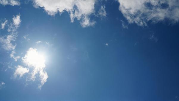青空と太陽 青空と太陽の写真