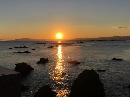 夕暮れと富士(森戸海岸より) 夕暮れと富士(森戸海岸より)の写真