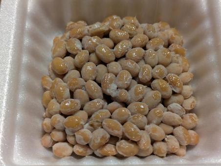 発泡スチロール容器に入った納豆 発泡スチロール容器に入った納豆 なっとう,発酵食品,大豆の写真素材
