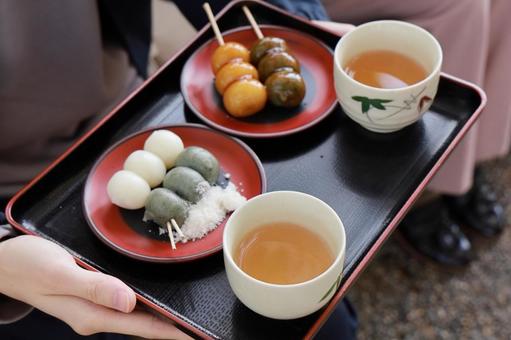 お団子 お団子 食事,お団子,お茶の写真素材
