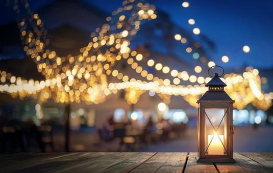 輝きを纏うランタンの写真