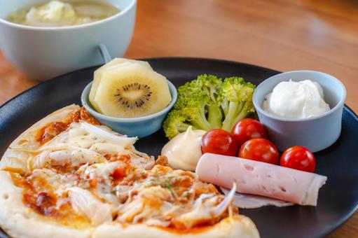 Western-style breakfast set with pizza, JPG