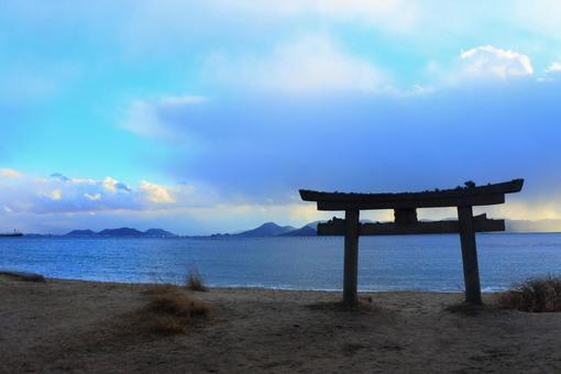 直島・恵美須神社の夕景 直島・恵美須神社の夕景の写真