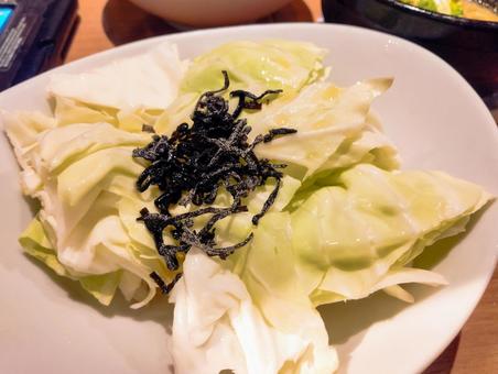無限キャベツのお通し 無限キャベツのお通し お通し,キャベツ,切り昆布の写真素材