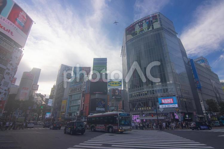 渋谷スクランブル交差点(レトロ調) 渋谷,飛行機,スクランブルの写真素材