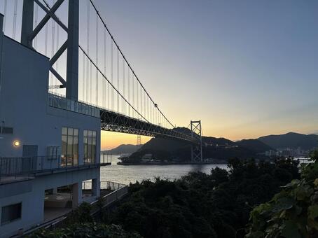 朝焼け 朝焼け,関門海峡,海峡の写真素材