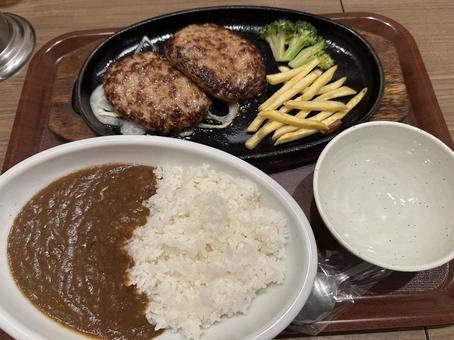 ハンバーグとカレーライス ハンバーグ,鉄板,熱々の写真素材