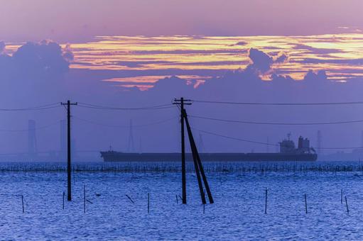 Photo, sea column, kuzuma coast, kisarazu, 