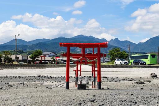 大魚神社の海中鳥居 大魚神社の海中鳥居 海中鳥居,沖之神,鳥居の写真素材
