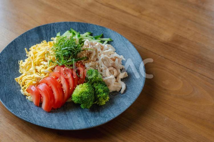 彩り野菜の冷やし中華 冷やし中華,中華麺,錦糸卵の写真素材