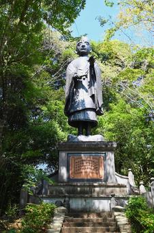 医王山 油山寺の栄西禅師像 医王山 油山寺の栄西禅師像の写真