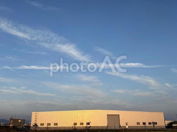 初冬の夕焼け反射 空,不思議,天気の写真素材