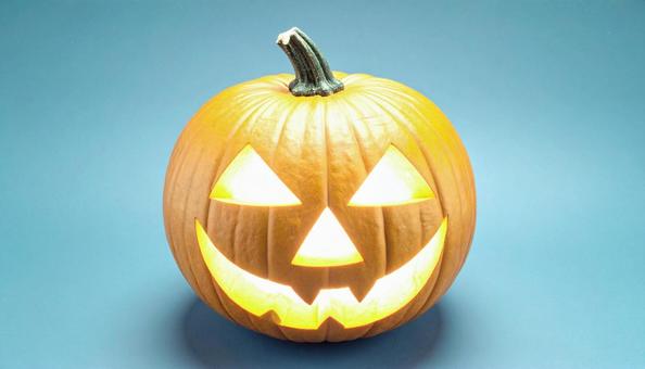 暗闇に光るジャック・オー・ランタンの写真