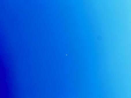 夏の青空 飛行機 夏の青空 飛行機の写真