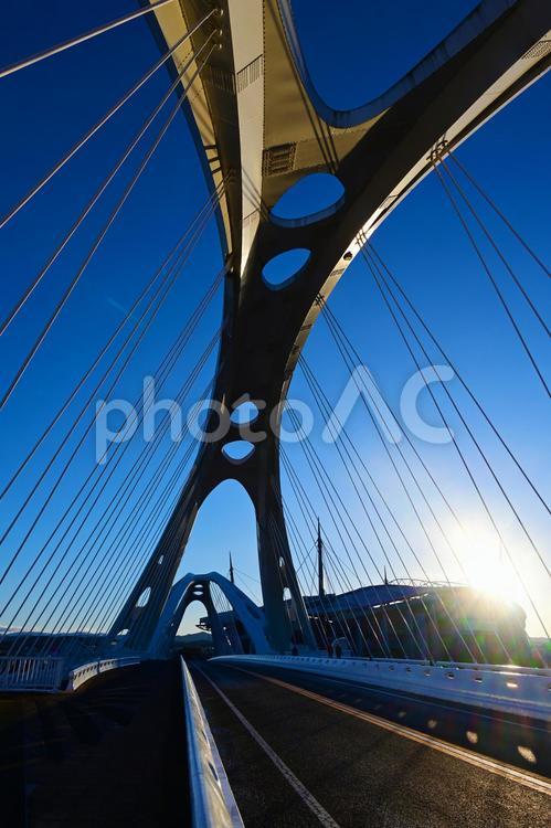 豊田大橋・豊田スタジアムの初日の出 初日の出,日の出,太陽の写真素材