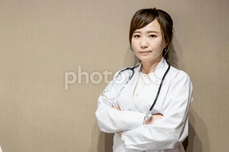 白衣を着た女性 医者,医療,クリニックの写真素材