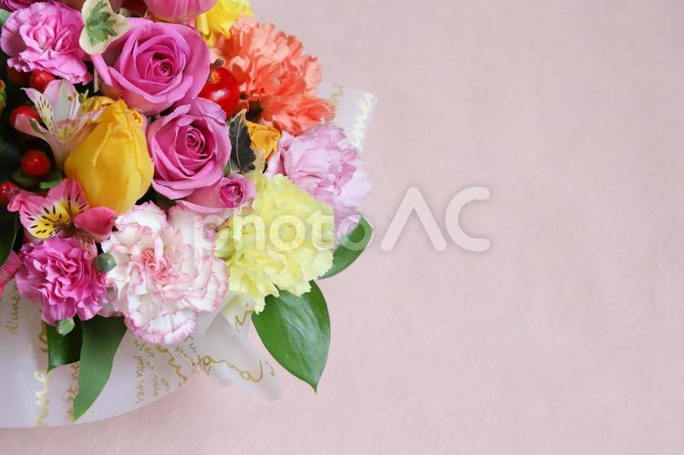カラフルな花束　バースデーイメージ 花束,花,ブーケの写真素材