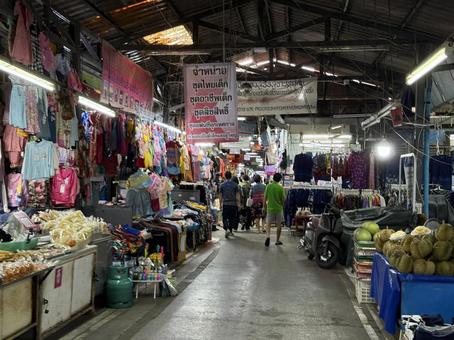 タイの市場の通路 タイの市場の通路 タイの市場,市場の通路,衣料品店の写真素材