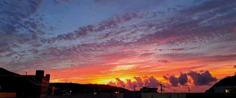 ドラマチックな夕焼け ドラマチックな夕焼けの写真