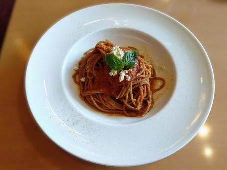 全粒粉のトマトパスタ トマトパスタ,全粒粉,９月の写真素材