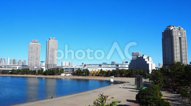 お台場ビーチ＆お台場の街並み（東京都） 冬,お台場ビーチ,東京都の写真素材