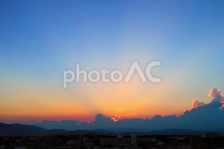 朝焼け　日の出　dawn  朝焼け,夜明け,朝焼け雲の写真素材