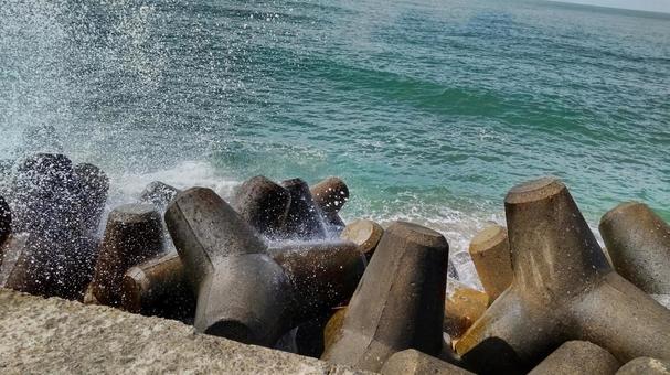 波しぶき 波しぶき,海,波の写真素材